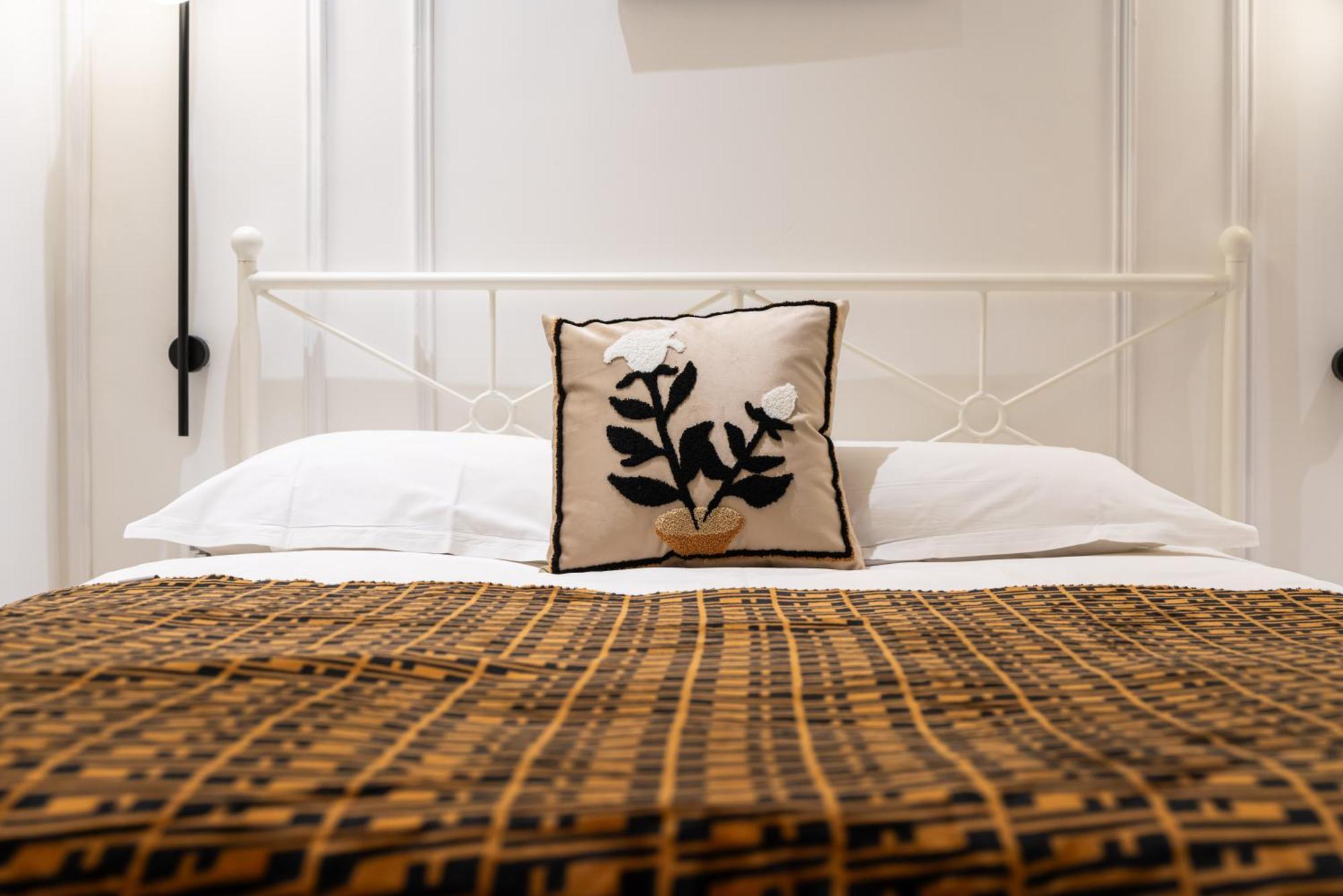 Shanghai Yi Du B&B - Near People'S Square Metro Station And The Bund Exteriör bild